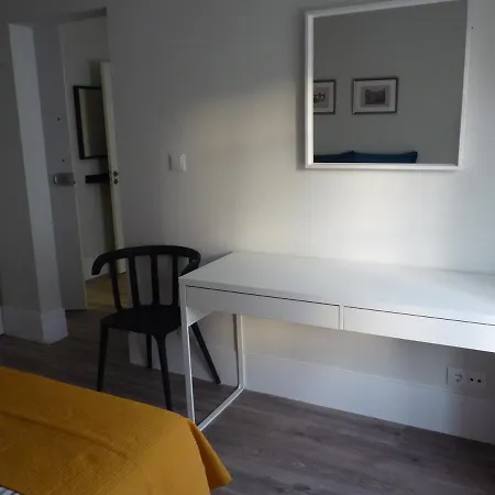 דירה Confortable 1 Bedroom At Roma Avenue - 1a *